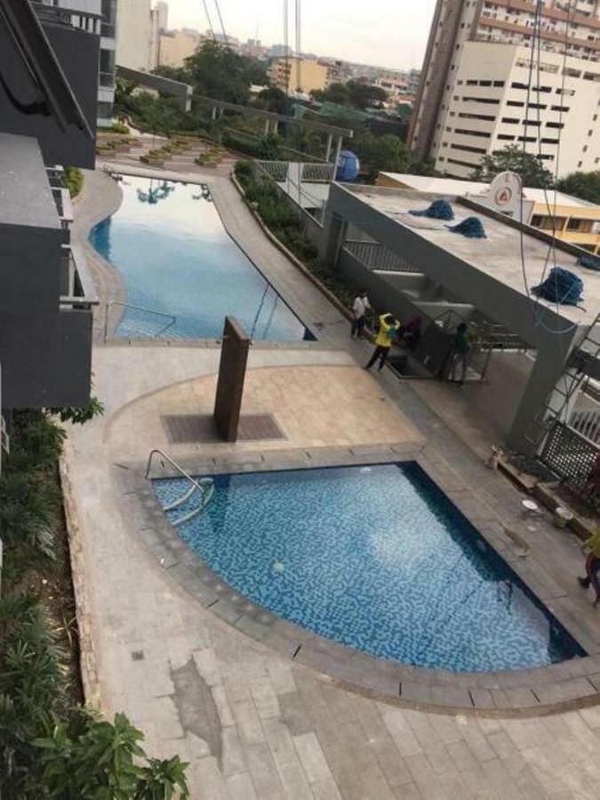 Cubao Manhattan Heights Unit 5A Tower C Quezon City Dış mekan fotoğraf