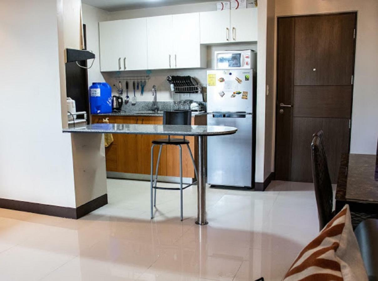 Cubao Manhattan Heights Unit 5A Tower C Quezon City Dış mekan fotoğraf